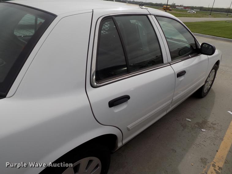 image for item DE1169 2011 Ford Crown Victoria Police Interceptor