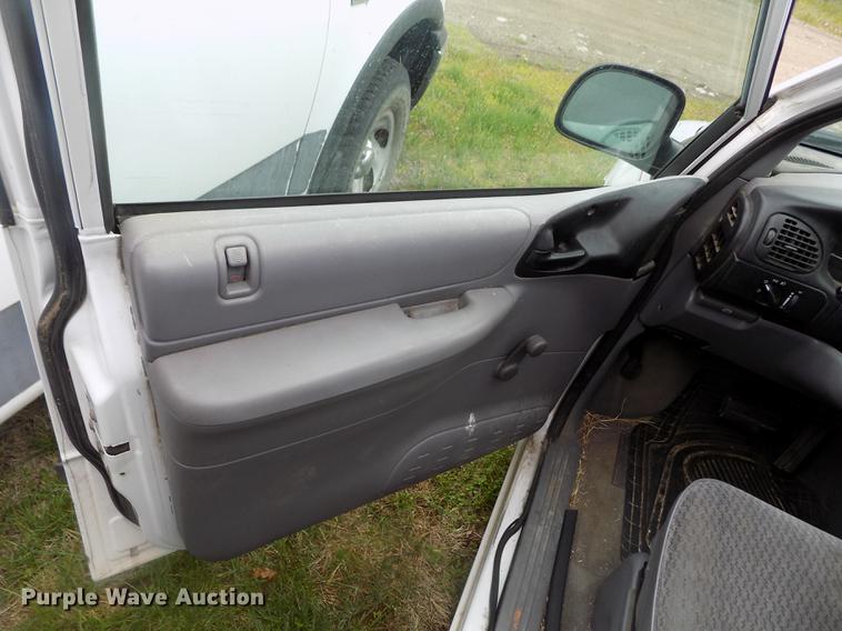 image for item DE1201 1998 Dodge Caravan van