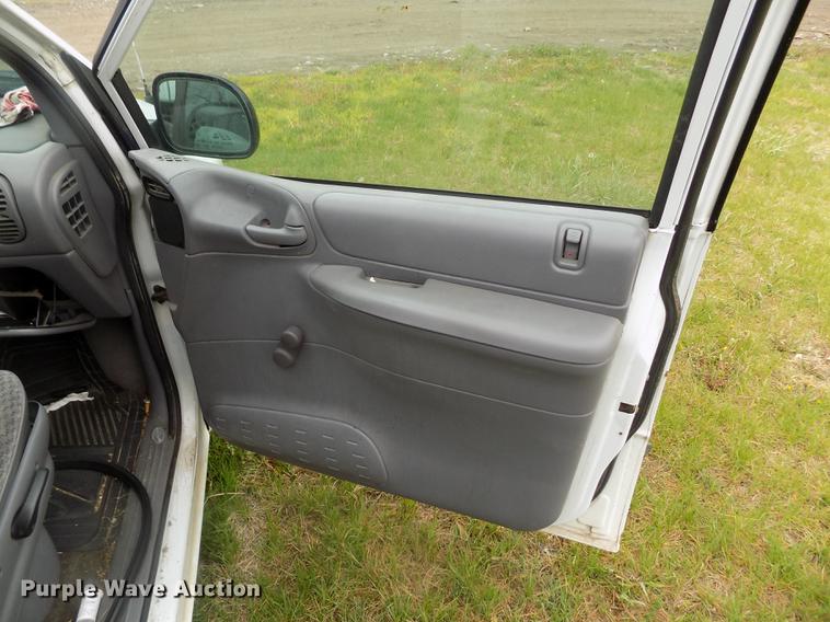 image for item DE1201 1998 Dodge Caravan van