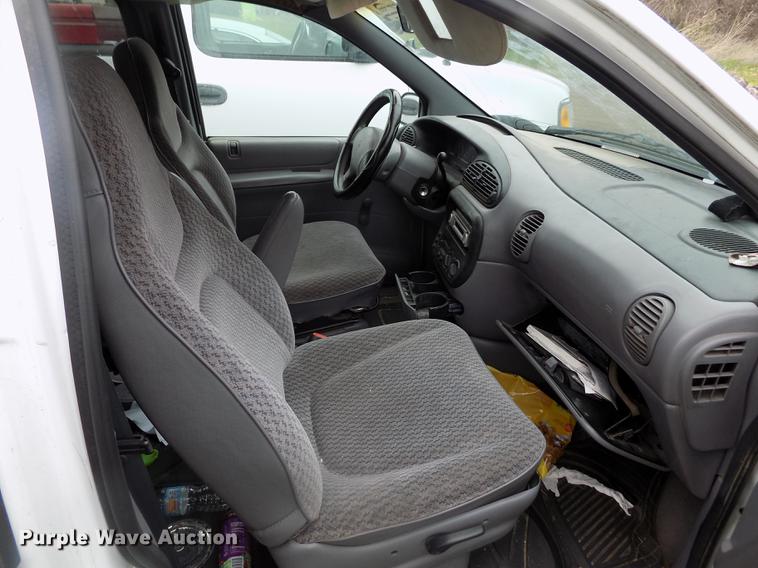 image for item DE1201 1998 Dodge Caravan van