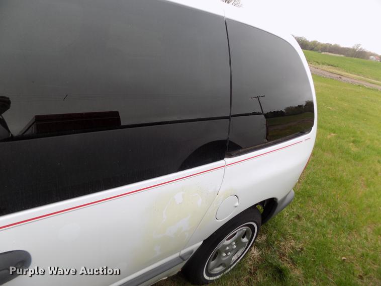 image for item DE1201 1998 Dodge Caravan van