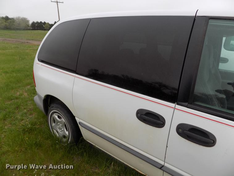 image for item DE1201 1998 Dodge Caravan van