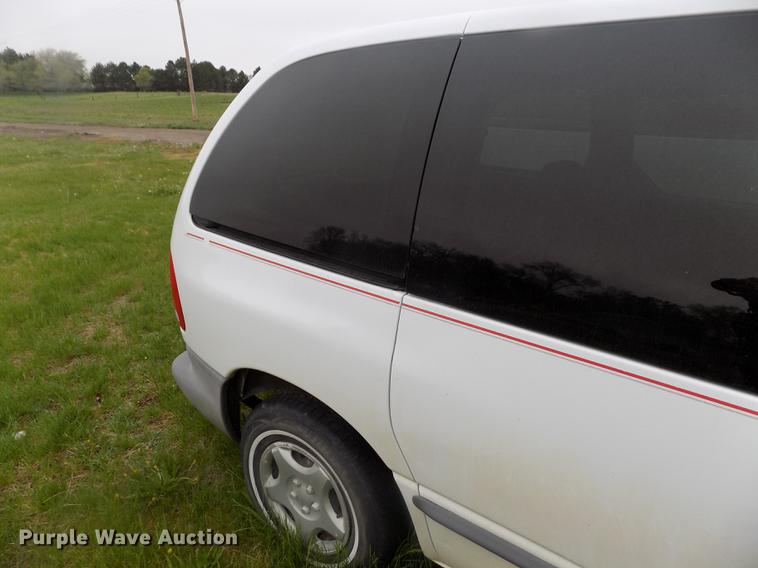 image for item DE1201 1998 Dodge Caravan van