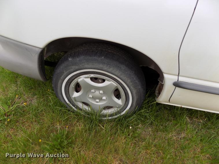 image for item DE1201 1998 Dodge Caravan van