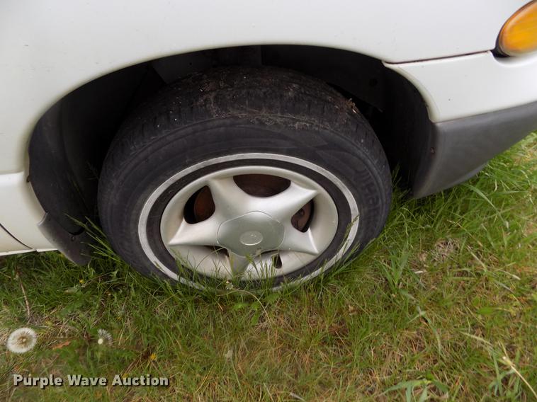 image for item DE1201 1998 Dodge Caravan van