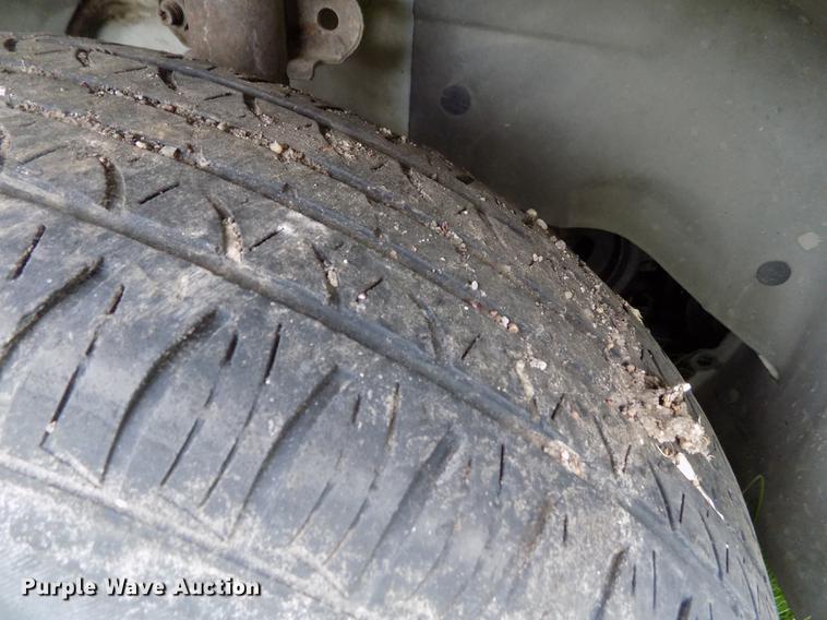 image for item DE1201 1998 Dodge Caravan van