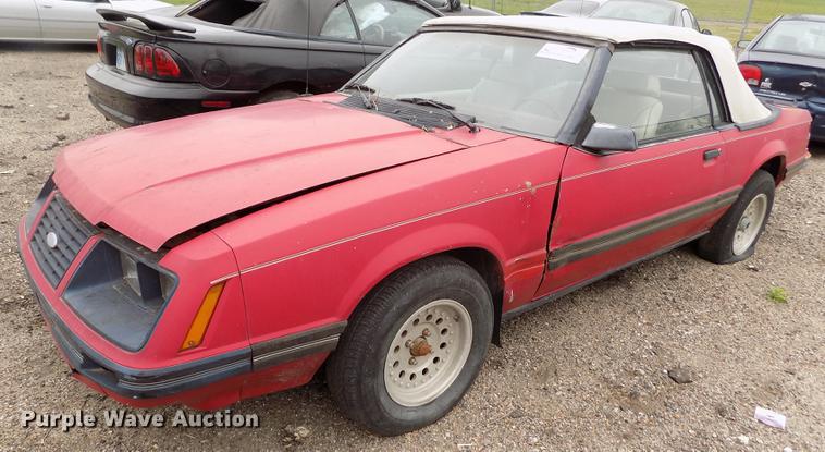 image for item DE1205 1983 Ford Mustang convertible