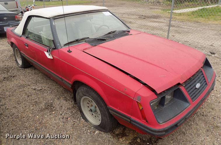 image for item DE1205 1983 Ford Mustang convertible