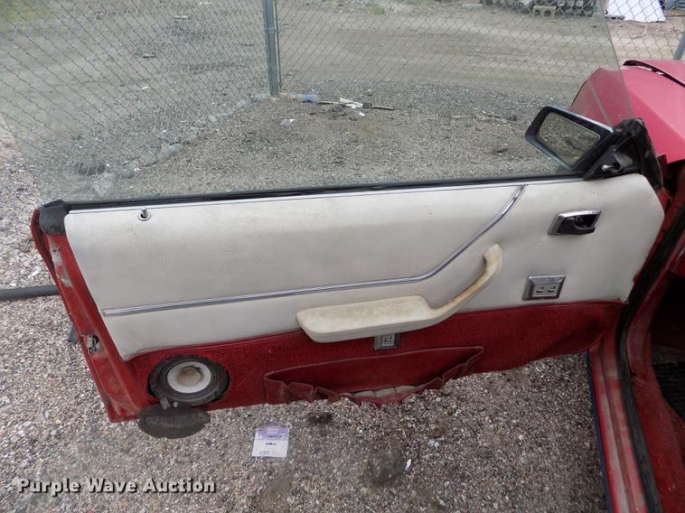 image for item DE1205 1983 Ford Mustang convertible