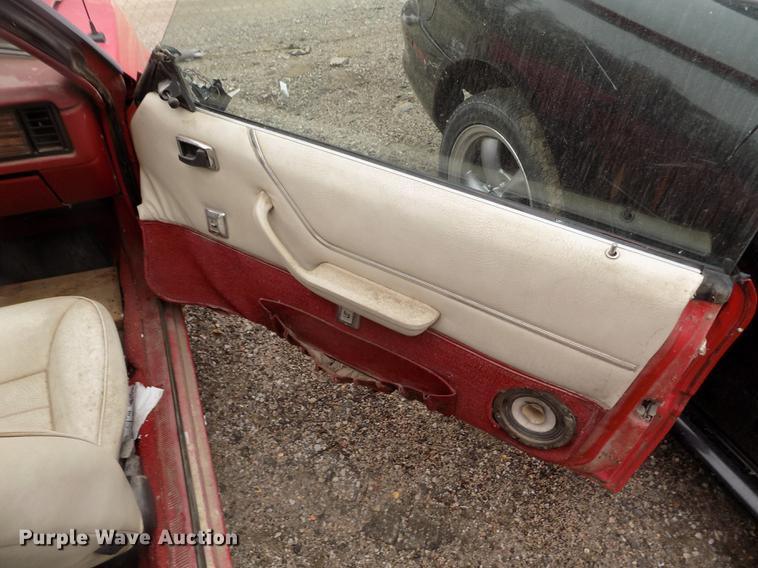 image for item DE1205 1983 Ford Mustang convertible