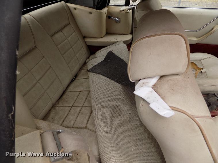 image for item DE1205 1983 Ford Mustang convertible