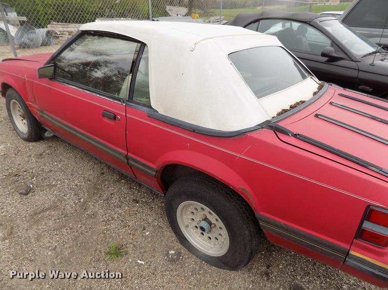 image for item DE1205 1983 Ford Mustang convertible