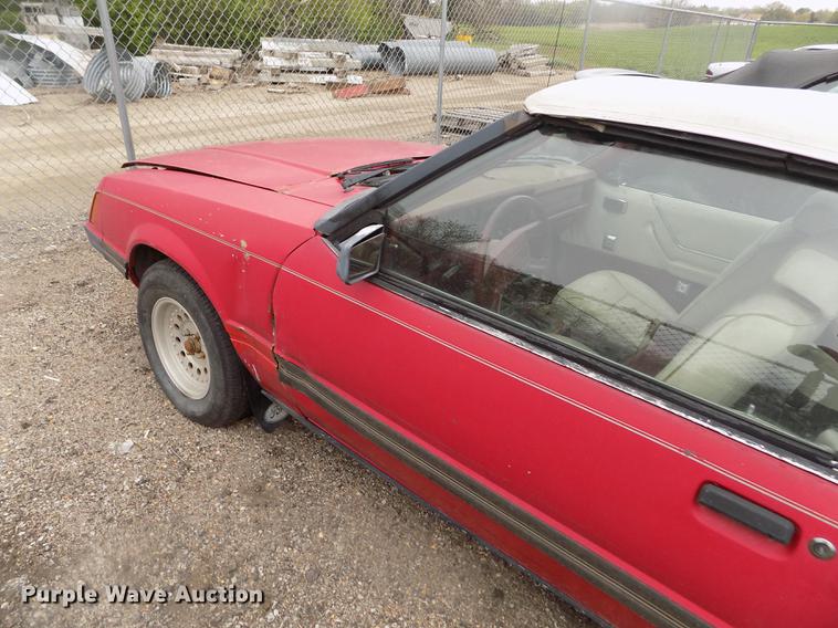 image for item DE1205 1983 Ford Mustang convertible