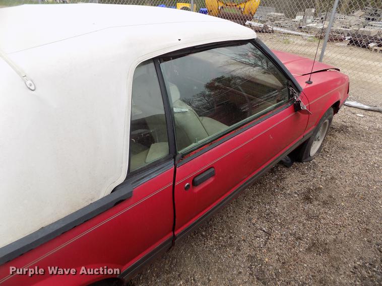image for item DE1205 1983 Ford Mustang convertible