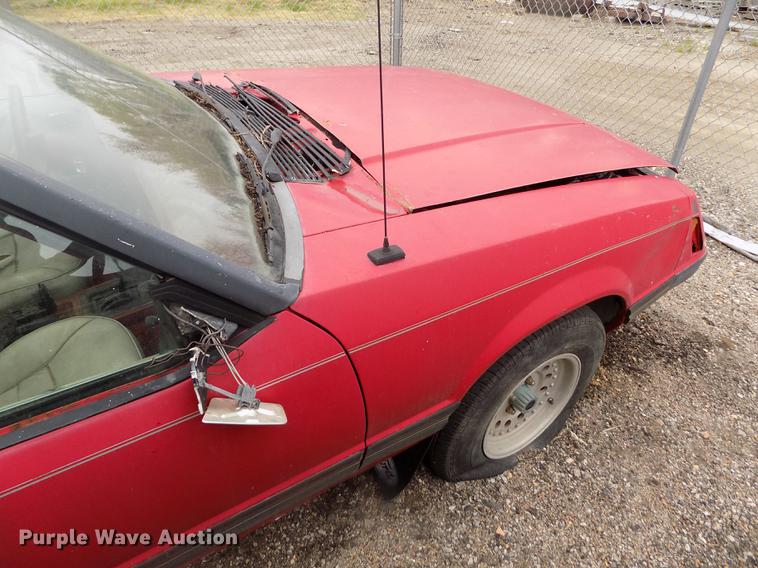 image for item DE1205 1983 Ford Mustang convertible