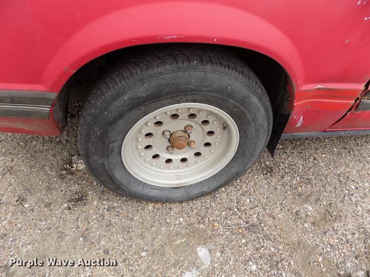 image for item DE1205 1983 Ford Mustang convertible