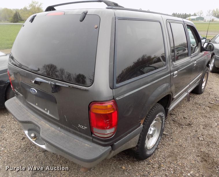 image for item DE1206 1998 Ford Explorer SUV