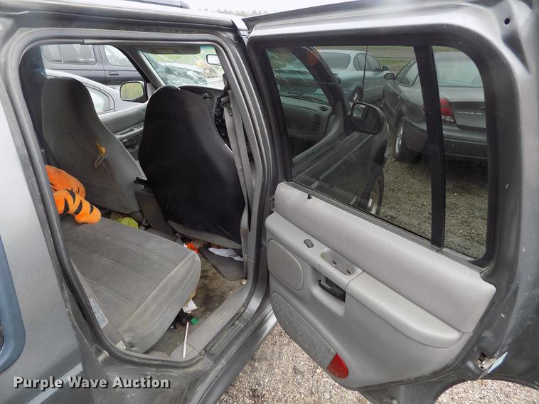 image for item DE1206 1998 Ford Explorer SUV