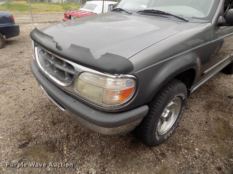image for item DE1206 1998 Ford Explorer SUV