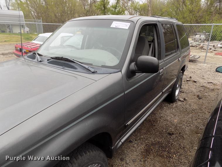 image for item DE1206 1998 Ford Explorer SUV
