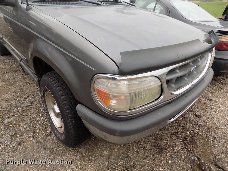 image for item DE1206 1998 Ford Explorer SUV