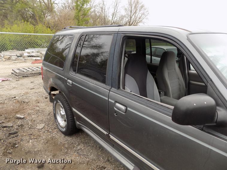 image for item DE1206 1998 Ford Explorer SUV