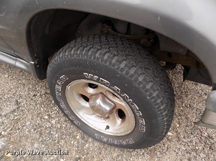 image for item DE1206 1998 Ford Explorer SUV