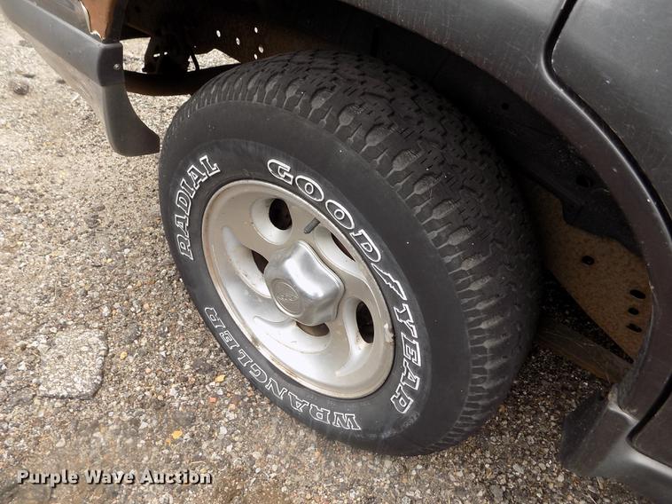 image for item DE1206 1998 Ford Explorer SUV