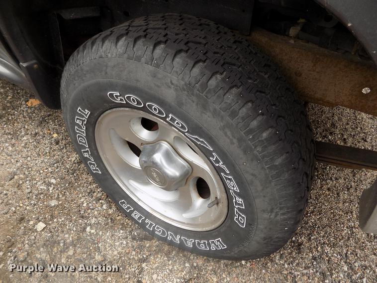 image for item DE1206 1998 Ford Explorer SUV