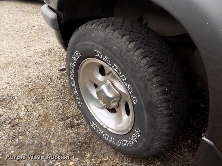 image for item DE1206 1998 Ford Explorer SUV