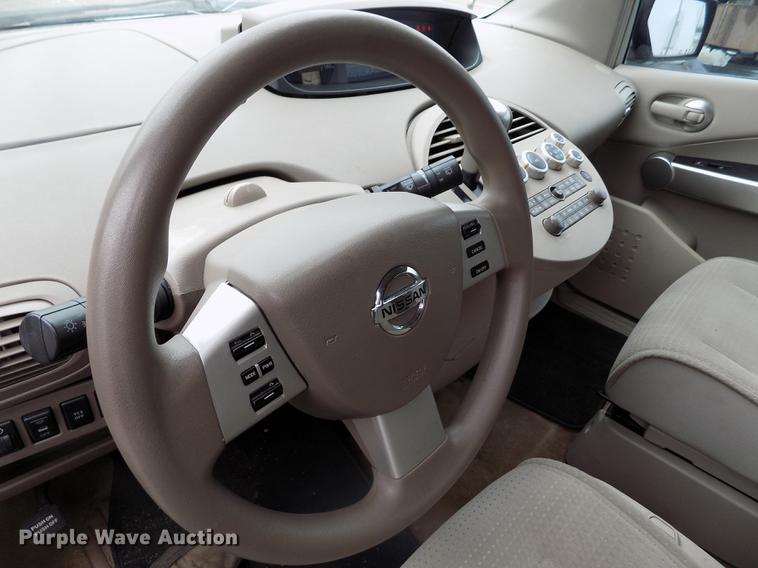 image for item DE1210 2006 Nissan Quest van