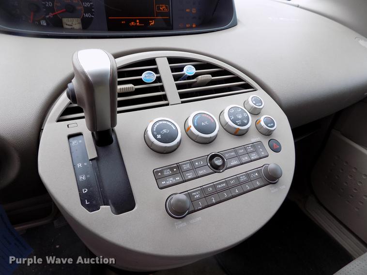 image for item DE1210 2006 Nissan Quest van