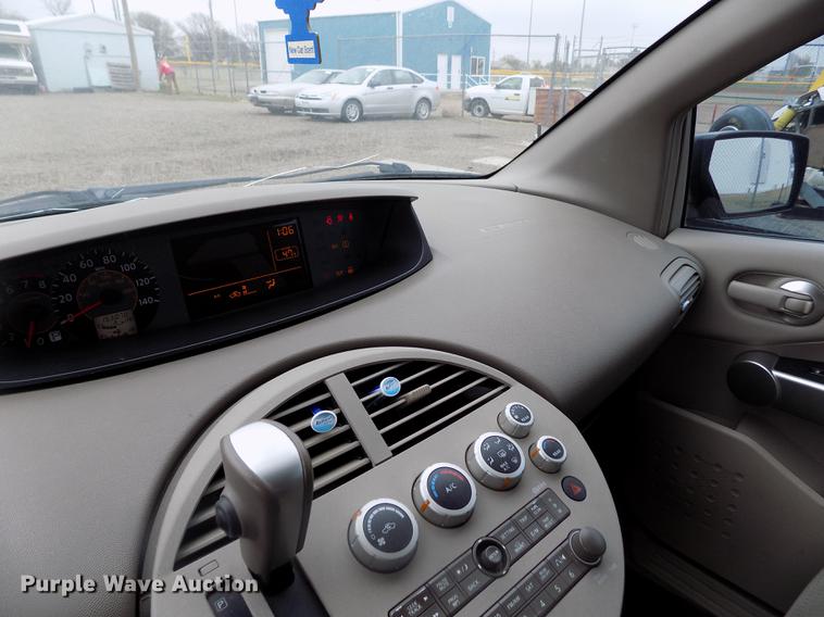 image for item DE1210 2006 Nissan Quest van