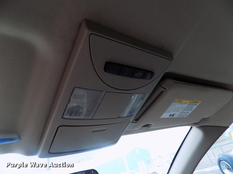 image for item DE1210 2006 Nissan Quest van