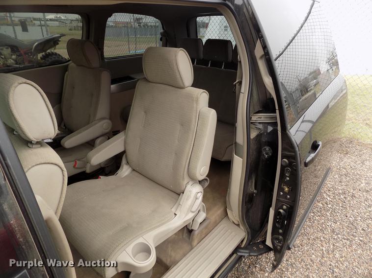 image for item DE1210 2006 Nissan Quest van