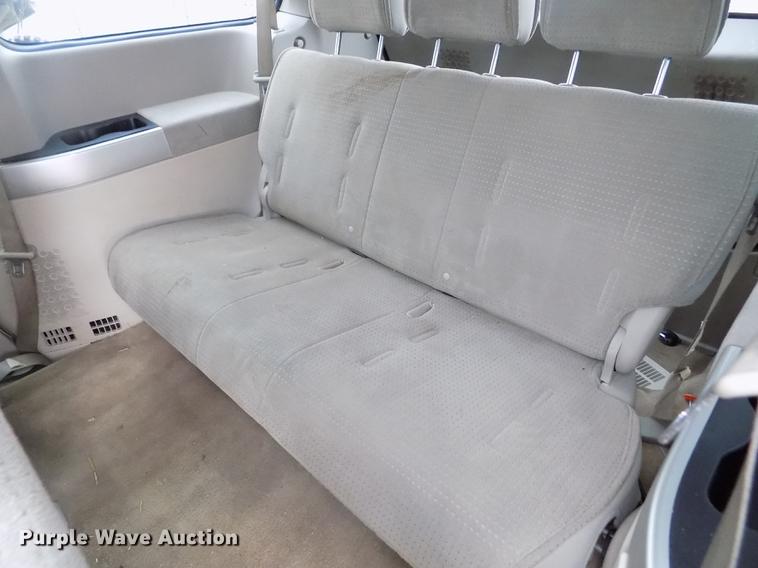 image for item DE1210 2006 Nissan Quest van