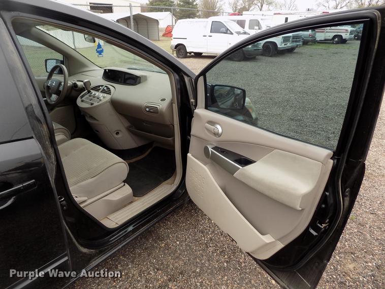 image for item DE1210 2006 Nissan Quest van