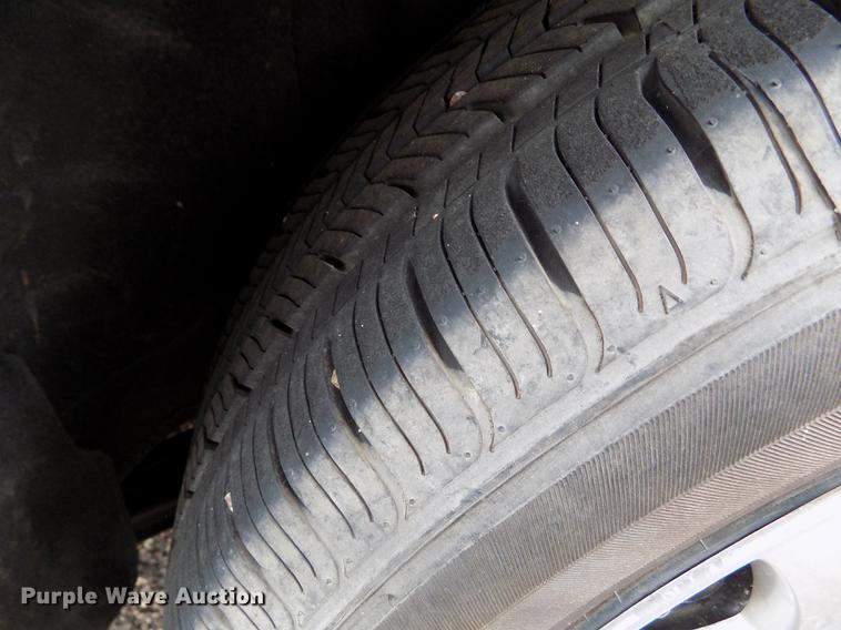 image for item DE1210 2006 Nissan Quest van