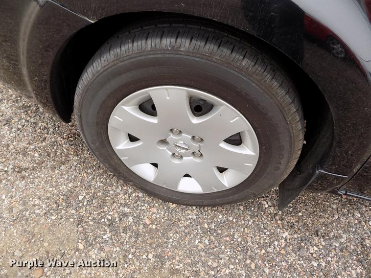 image for item DE1210 2006 Nissan Quest van