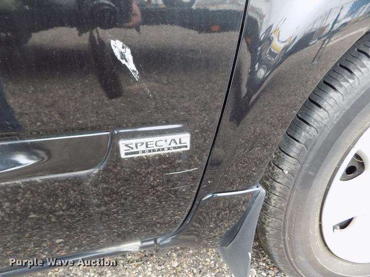 image for item DE1210 2006 Nissan Quest van