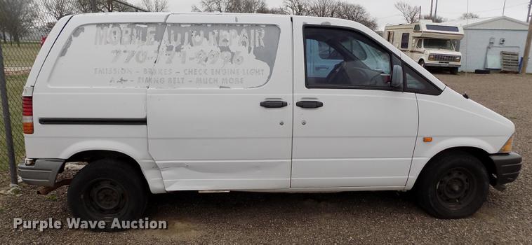 image for item DE1212 1996 Ford Aerostar van