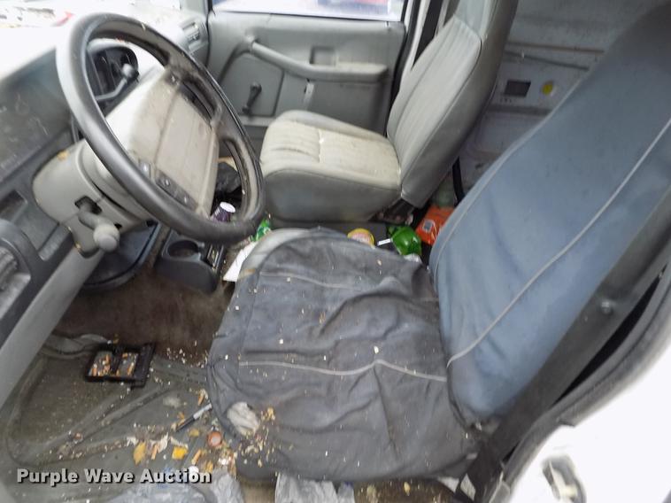 image for item DE1212 1996 Ford Aerostar van