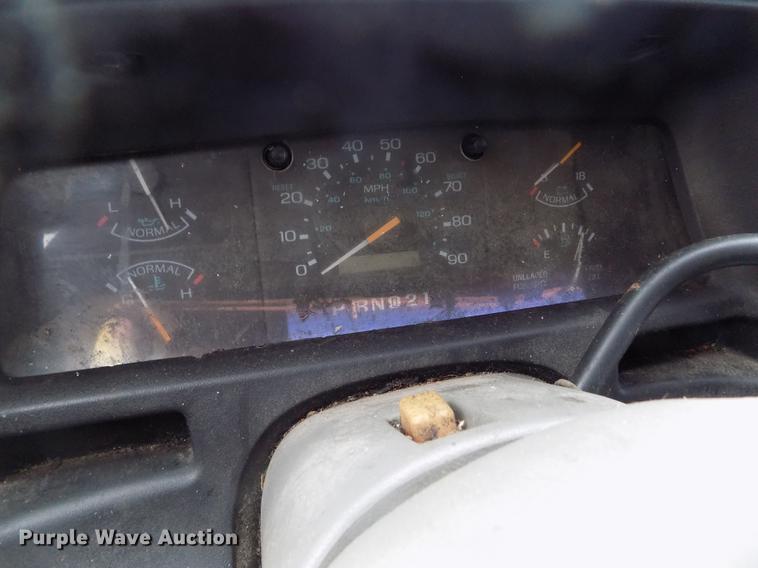 image for item DE1212 1996 Ford Aerostar van