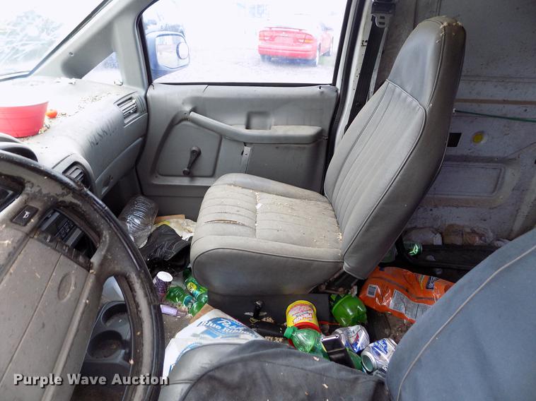 image for item DE1212 1996 Ford Aerostar van