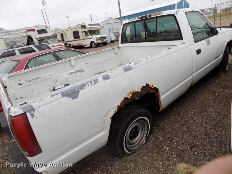 image for item DE1214 1994 Chevrolet C1500 pickup truck