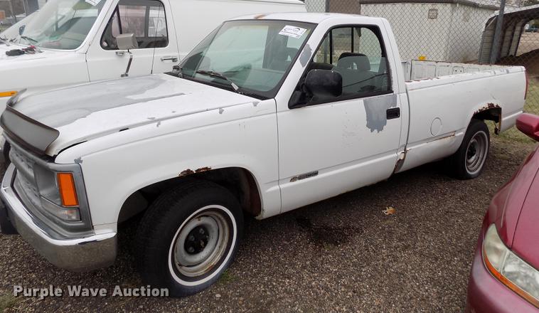 image for item DE1214 1994 Chevrolet C1500 pickup truck