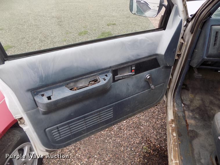 image for item DE1214 1994 Chevrolet C1500 pickup truck