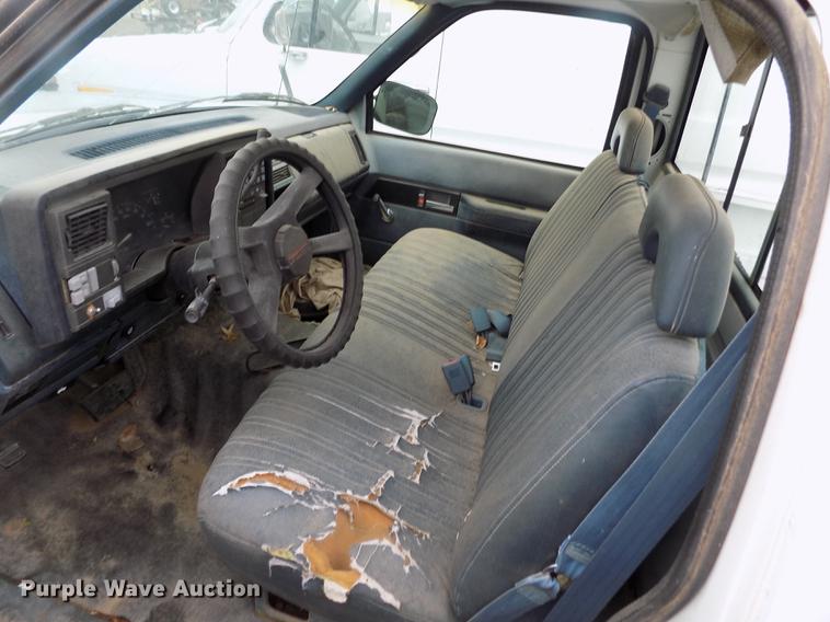 image for item DE1214 1994 Chevrolet C1500 pickup truck