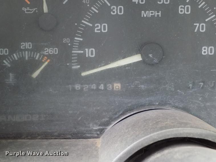 image for item DE1214 1994 Chevrolet C1500 pickup truck