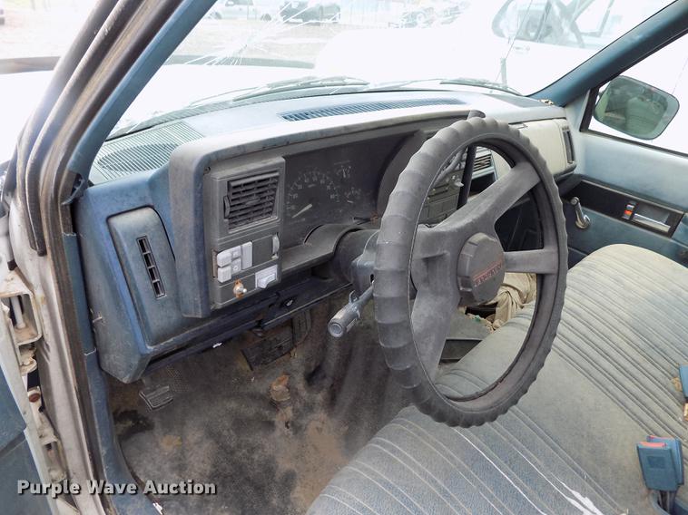 image for item DE1214 1994 Chevrolet C1500 pickup truck